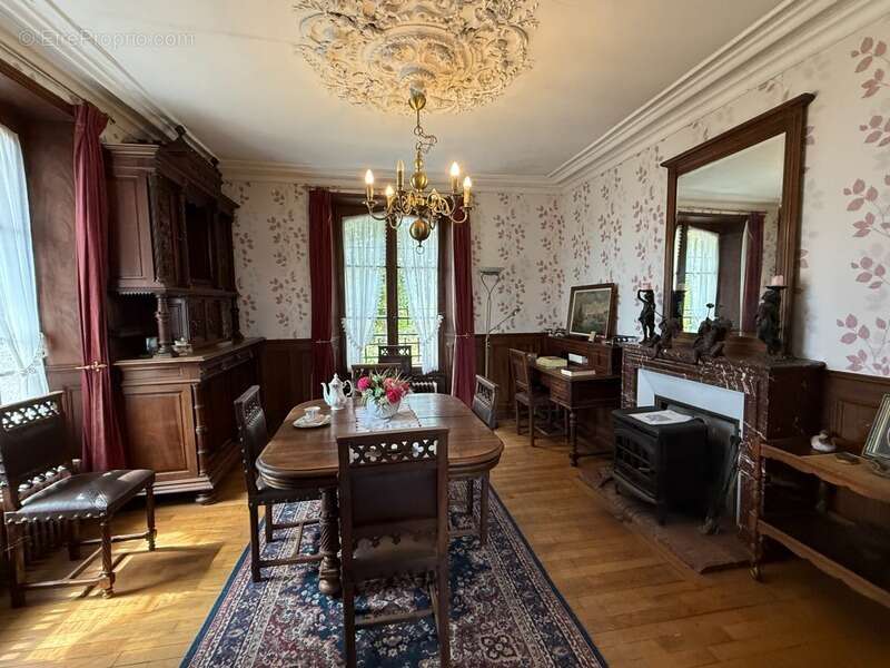 Maison à CUZION