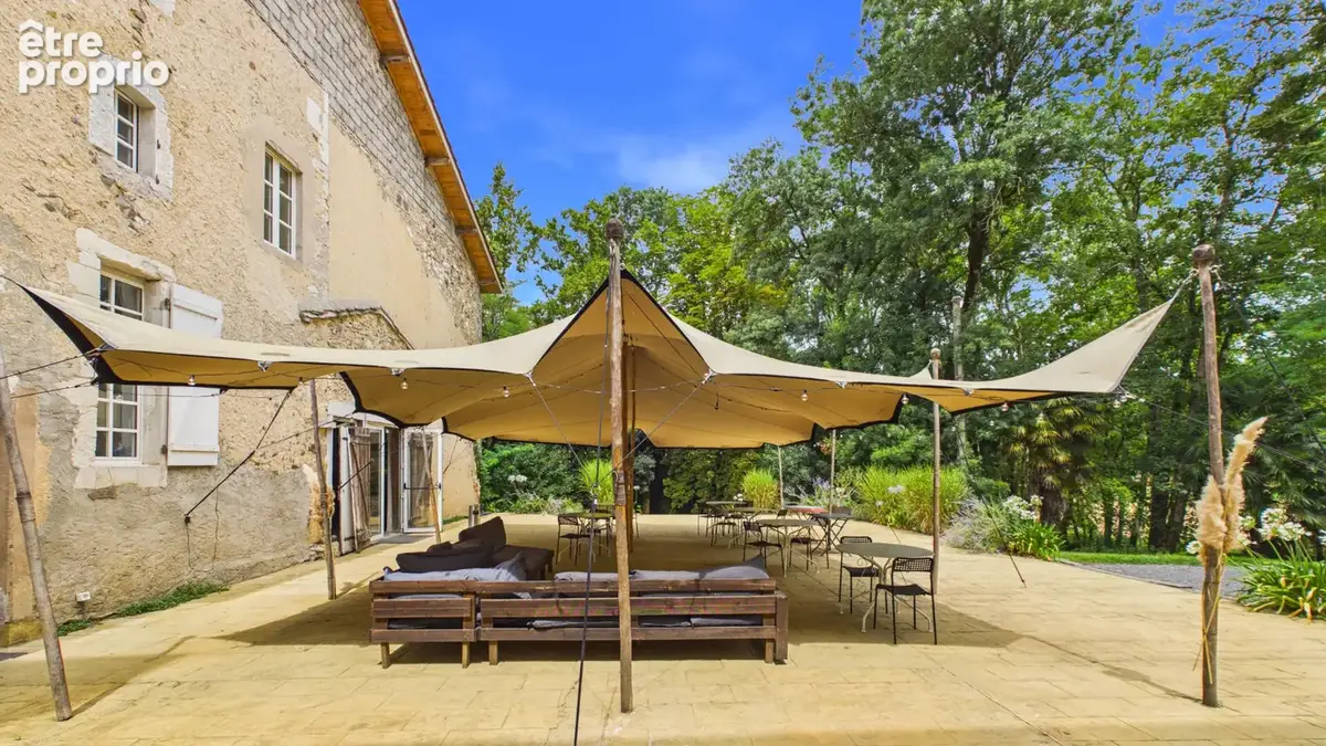Château de prestige avec activité touristique et événementielle - photo 18