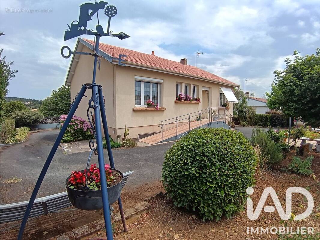 Photo 1 - Maison à SAINT-JEAN-DE-THOUARS