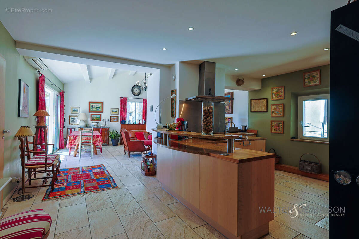 Appartement à LA CADIERE-D&#039;AZUR