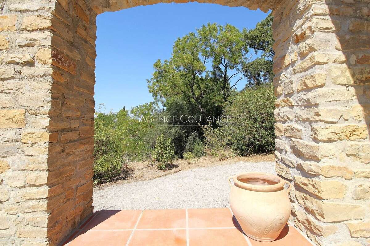 Maison à SAINT-CYR-SUR-MER