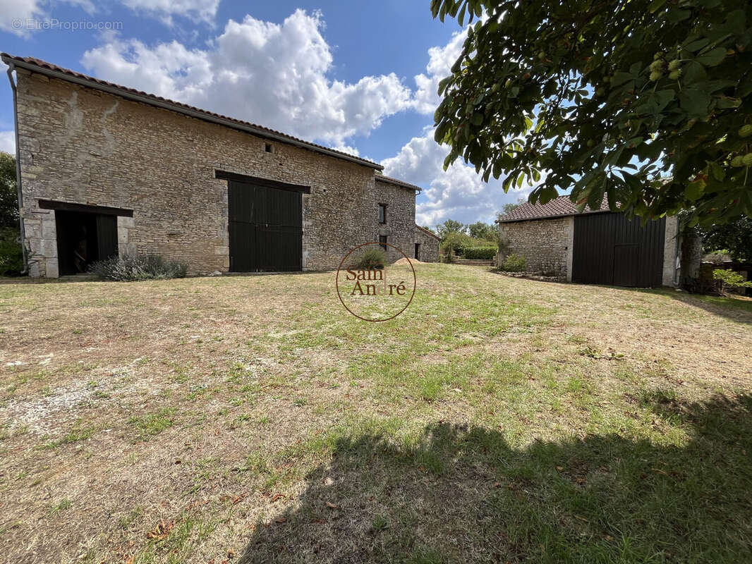 Maison à LA ROCHEFOUCAULD
