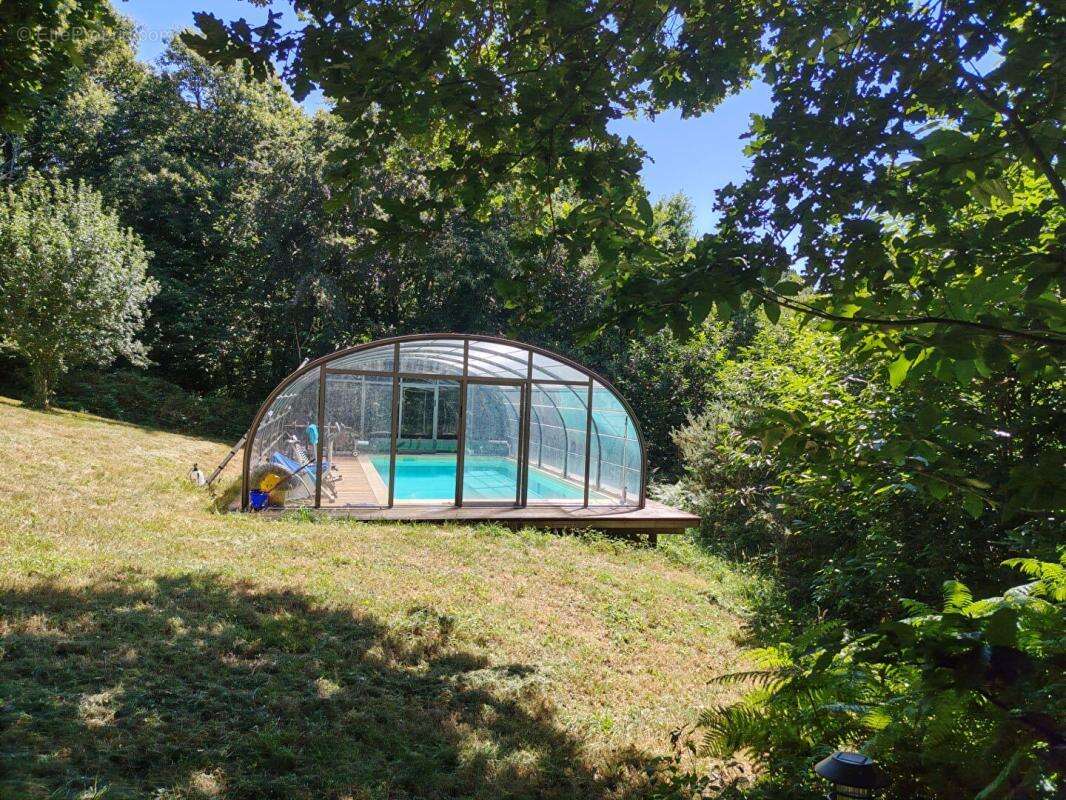 A 20kms des villes de QUIMPERLE et LORIENT, Maison de 134m2  - (160m2 au sol)  - sur environ 2,8 hectares ! - photo 3