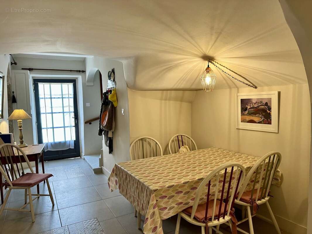 Maison à GARRIGUES-SAINTE-EULALIE