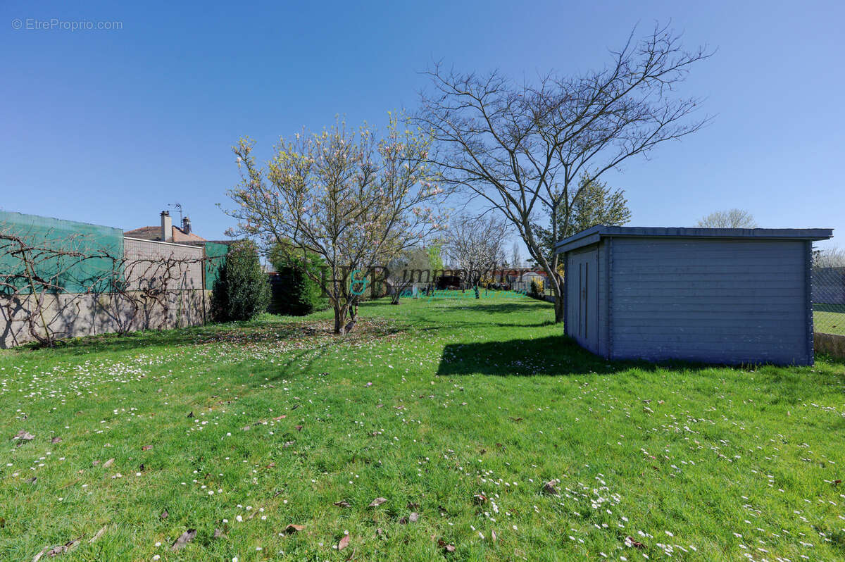 Maison à VERT-LE-GRAND