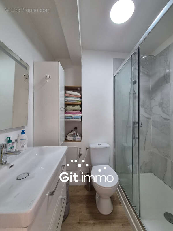 Appartement à MARSEILLE-1E