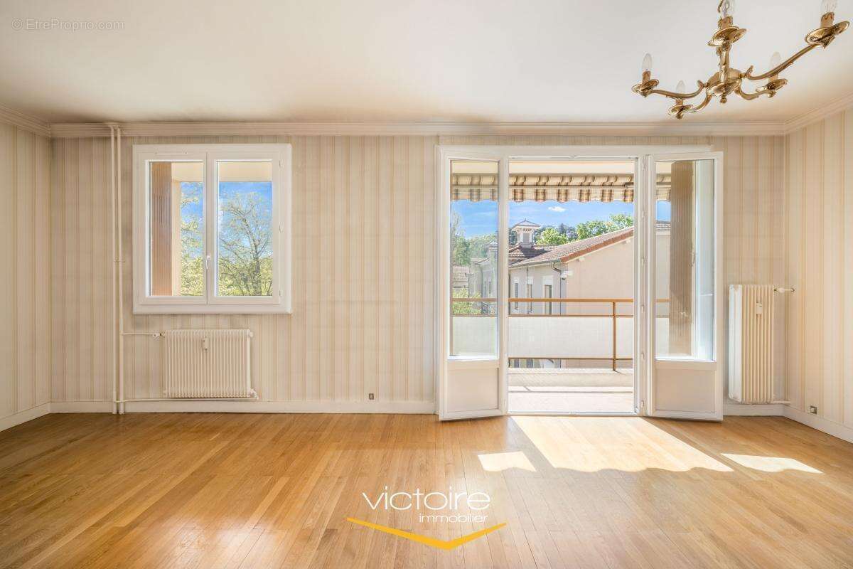 Appartement à RILLIEUX-LA-PAPE