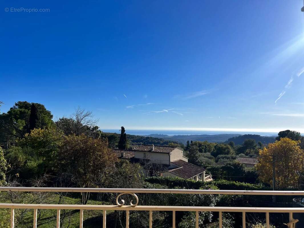 Maison à TOURRETTES-SUR-LOUP