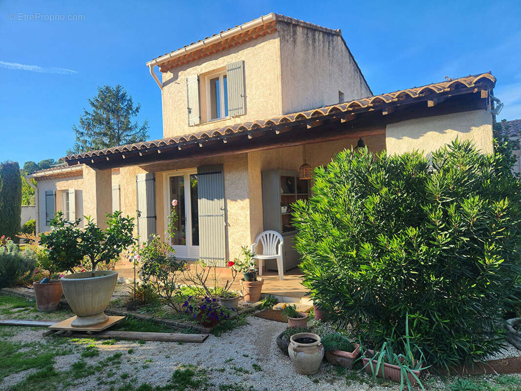 Maison à PERNES-LES-FONTAINES