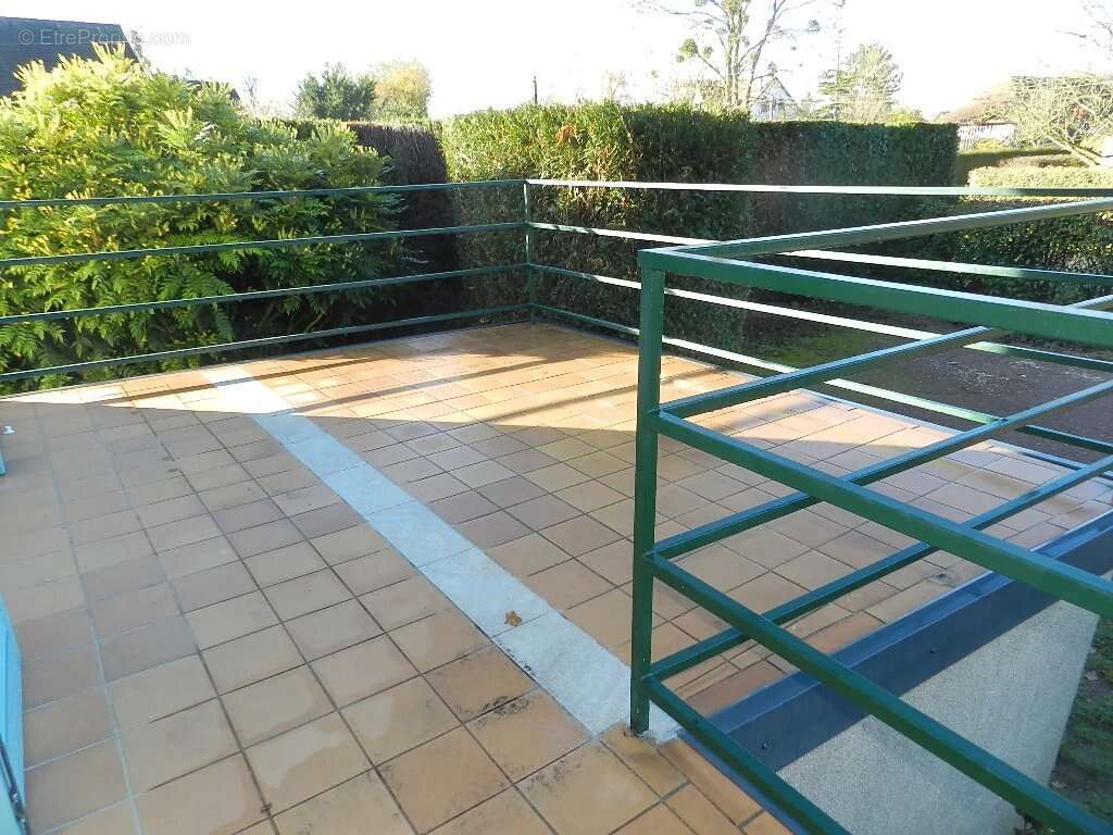 Maison à SAINT-PIERRE-SUR-DIVES