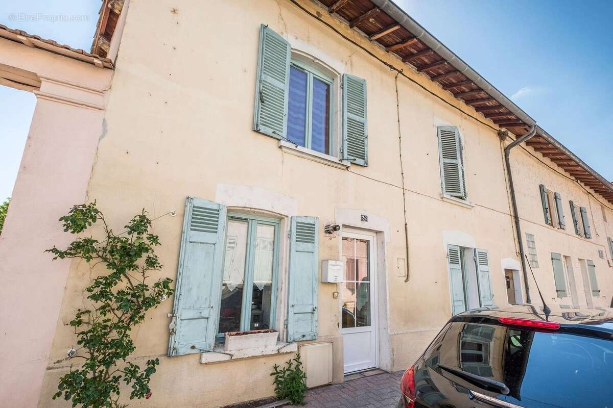 Maison à MONTMERLE-SUR-SAONE