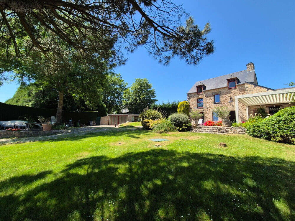 Maison à PLOUER-SUR-RANCE
