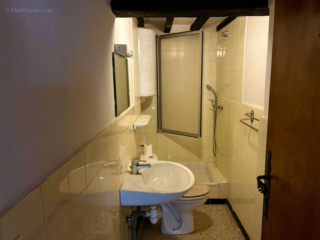 Appartement à GREOLIERES