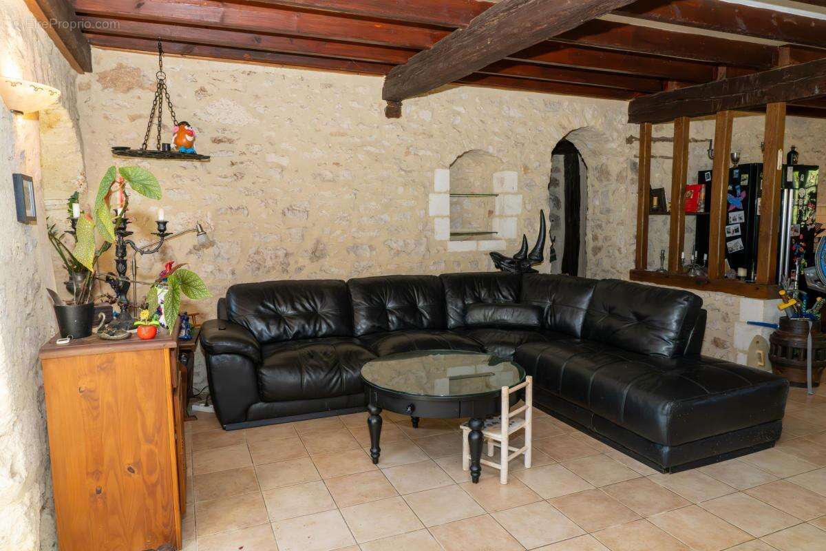 Maison 137 m² à Lussas-Et-Nontronneau  - photo 19