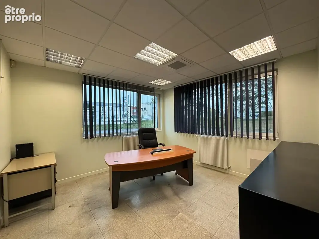 Bâtiment d'activité avec bureaux - 2245 m² - Zone Reims/Tinqueux - photo 9