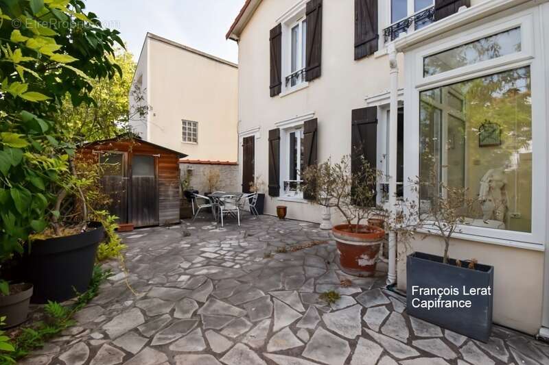 Duplex à vendre 5 pièces SAINT CLOUD (92) - Duplex de 97,05 m² avec cour privative de 45 m² – Saint-Cloud, quartier du Val d'Or  - photo 19