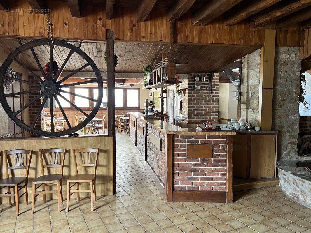 Commerce à CHATEAUPONSAC