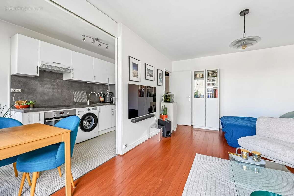 Appartement à PARIS-15E