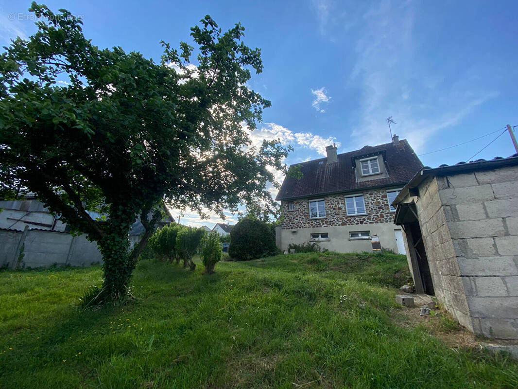 Maison à CONDE-SUR-NOIREAU