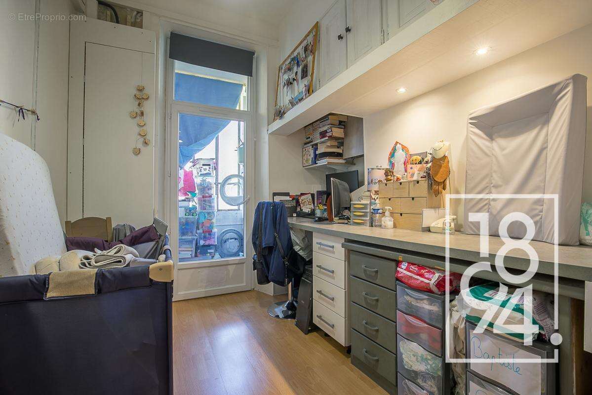 Appartement à MARSEILLE-5E