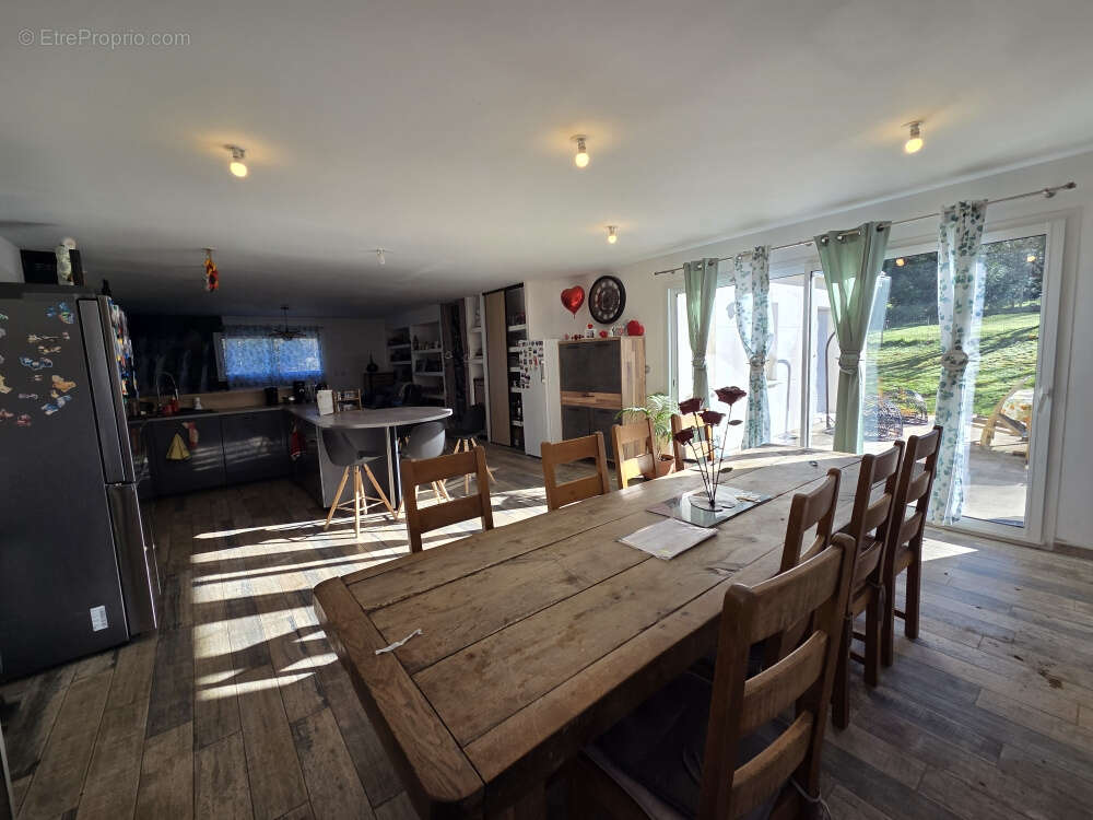 Maison à SAINT-PIERRE-DE-FURSAC