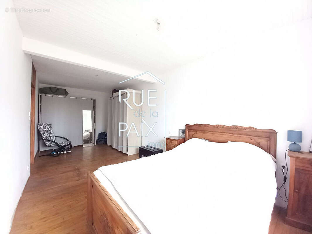 Maison à MONTS-SUR-GUESNES