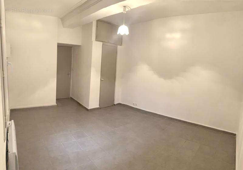 Appartement à MAUGUIO