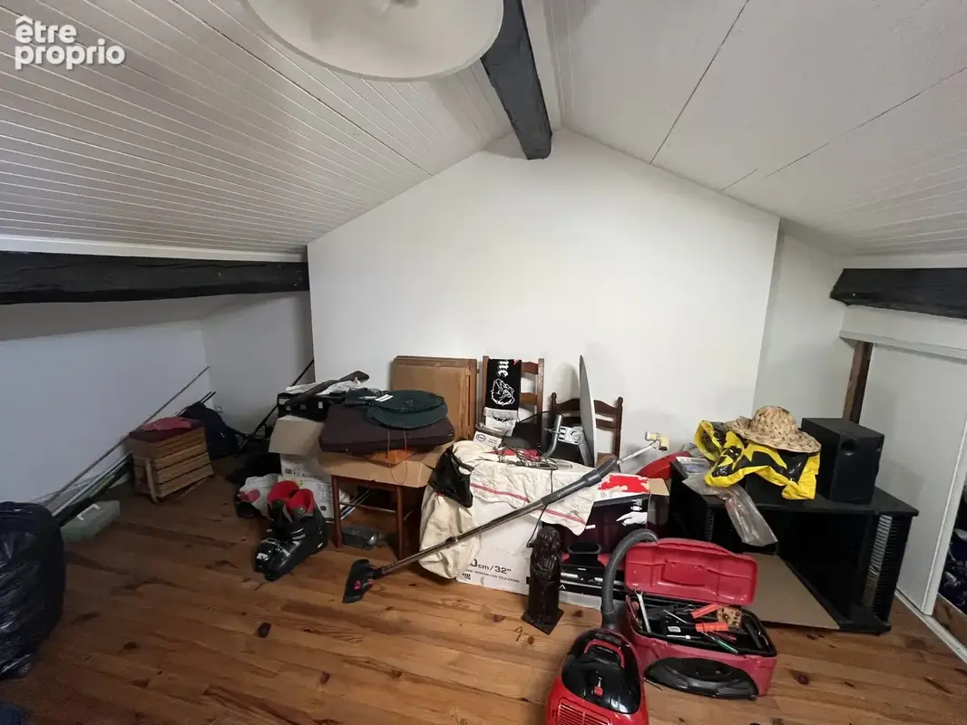 Appartement 63 m² à Saint-Genest-Lerpt  - photo 5