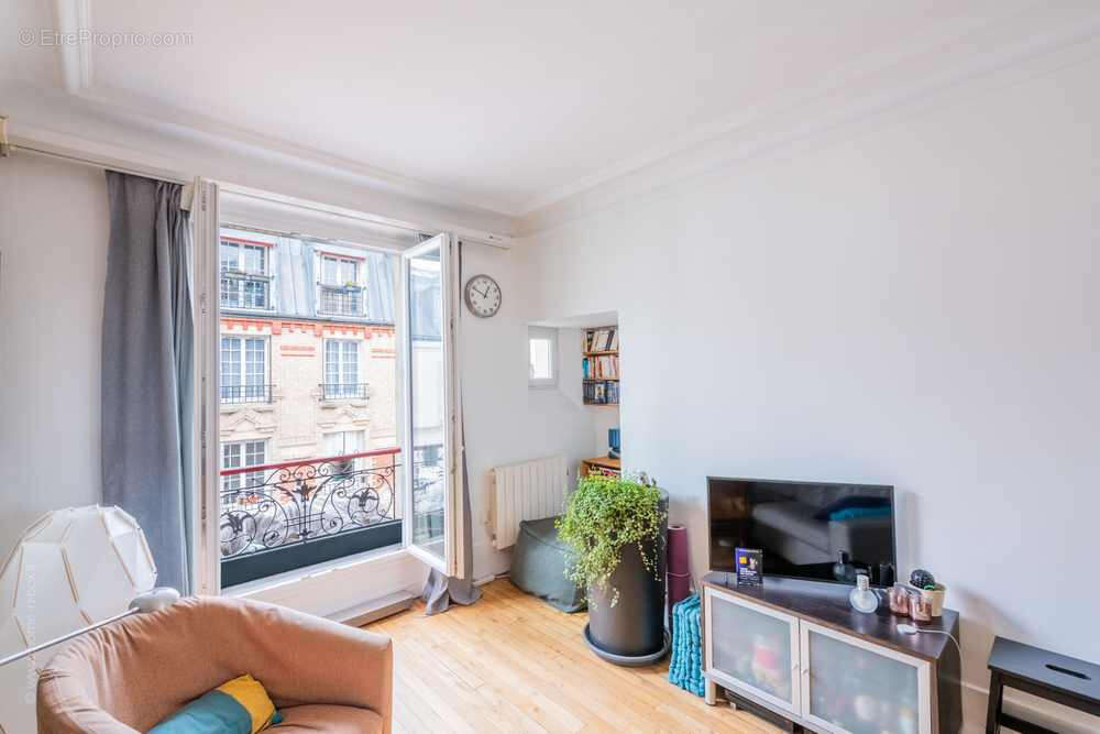 Appartement à PARIS-11E