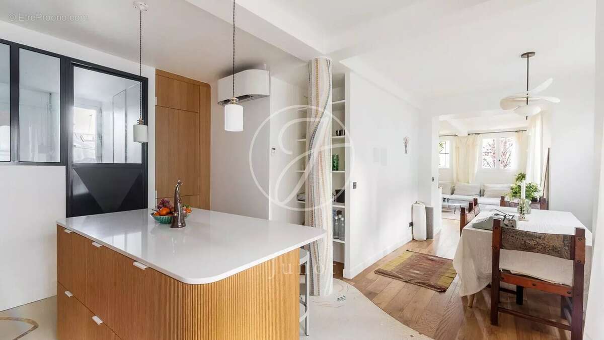 Appartement à PARIS-18E