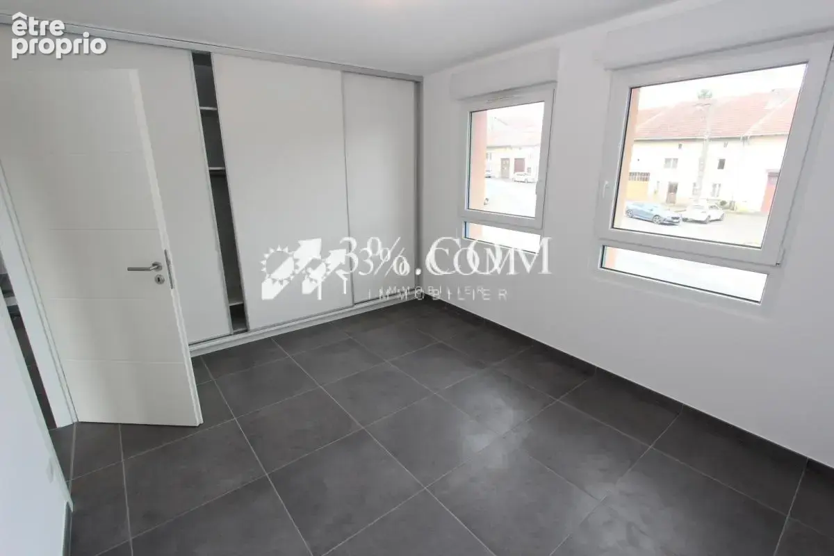 Maison 226 m2 - 5 chambres - Garage double - Jardin - photo 4
