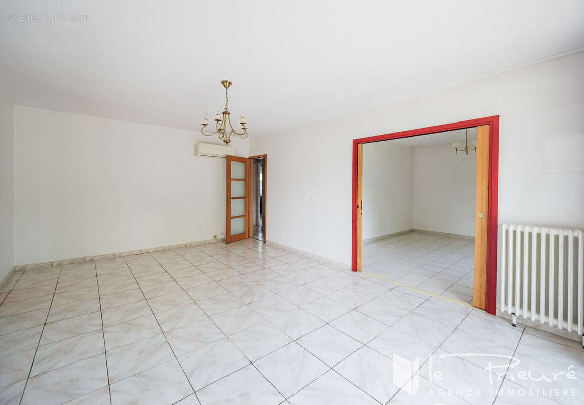 Maison à potentiel avec jardin, garage, sous-sol aménageable et 2 entrées indépendantes, dans un quartier calme d'Albi, proche c - photo 6