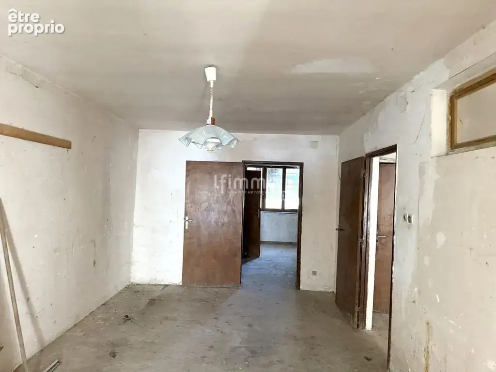 Vends à Gomelange une maison de village de 200 m2 - photo 7