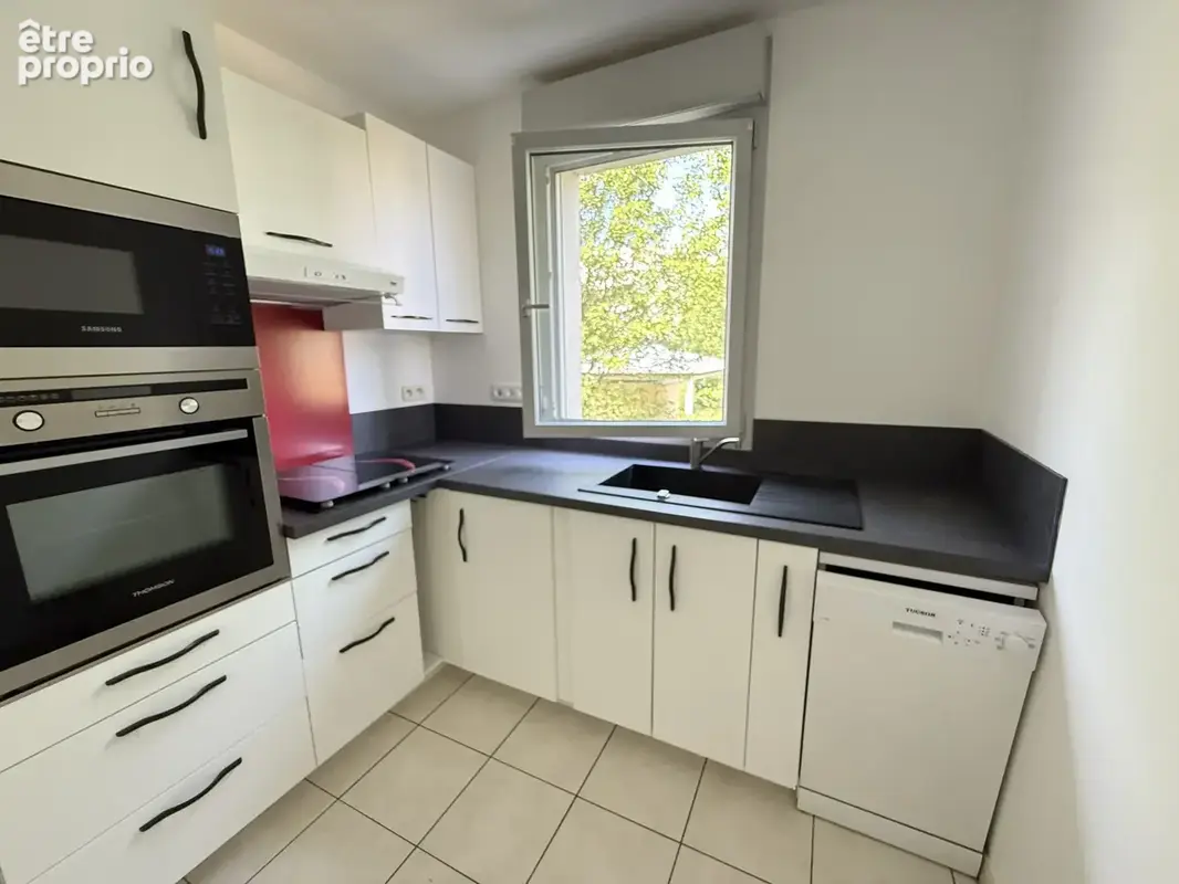 Bel appartement t3 avec balcon et un garage en sous-sol -  la riche centre - photo 2