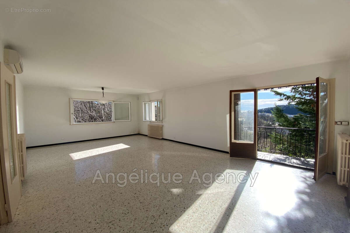 Maison à CAGNES-SUR-MER