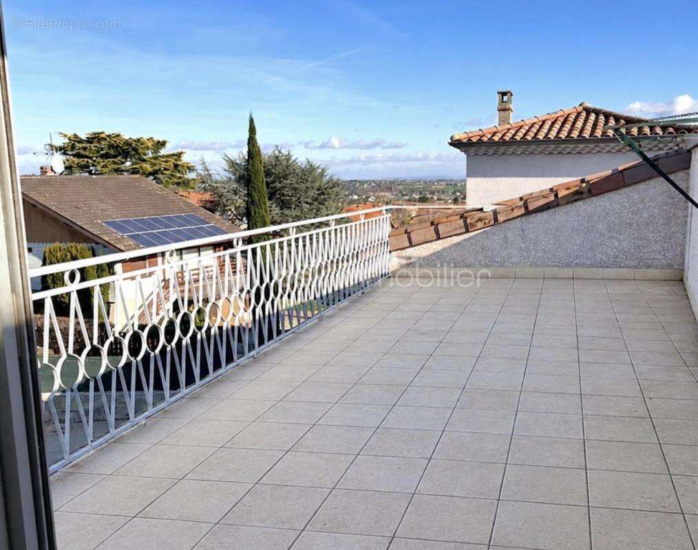 Maison de village 75 m² – terrasse panoramique – roiffieux (07100) - photo 13