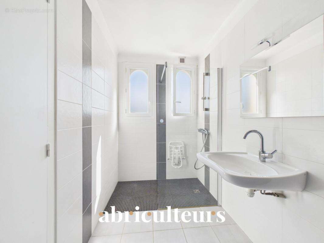Maison type nantaise , avec grand jardin en vente à bourg de St Hilaire de Clisson (44190) - photo 6