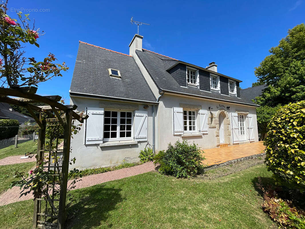 À vendre - Maison traditionnelle à Fouesnant - 109 m² habitables - photo 3