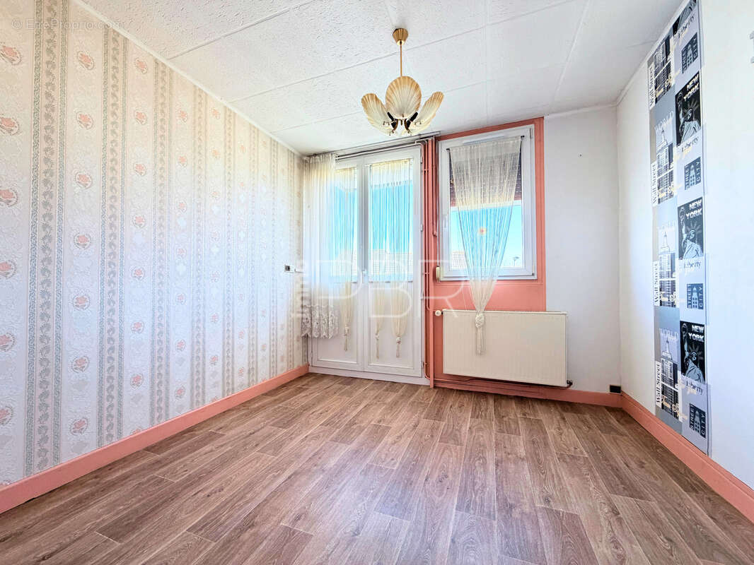 appartement de type 4 avec balcons et garage. - photo 9
