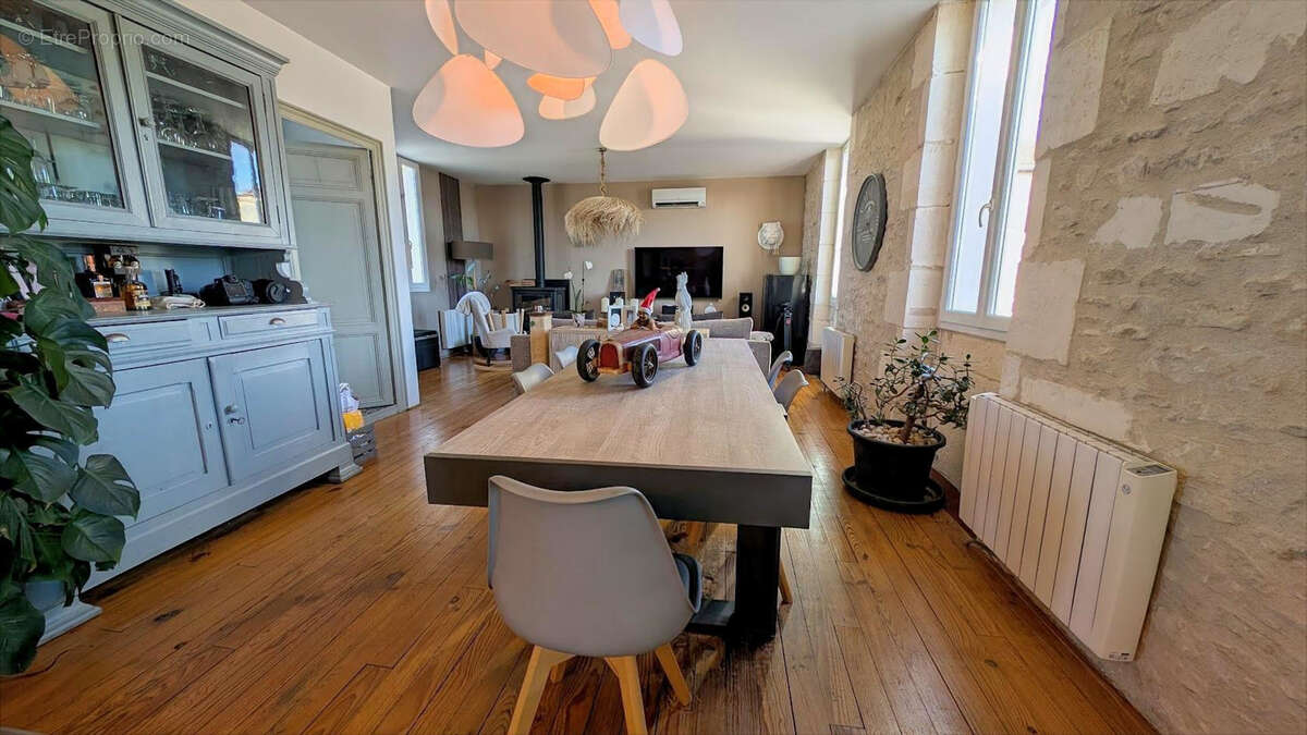 Maison en pierre -150 m2 - 3 chambres - reignac - photo 2