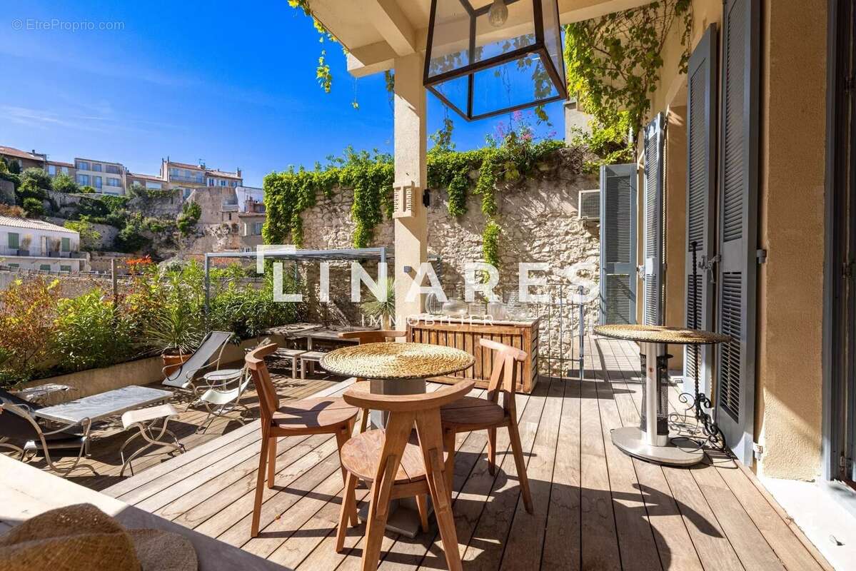 Appartement à MARSEILLE-6E