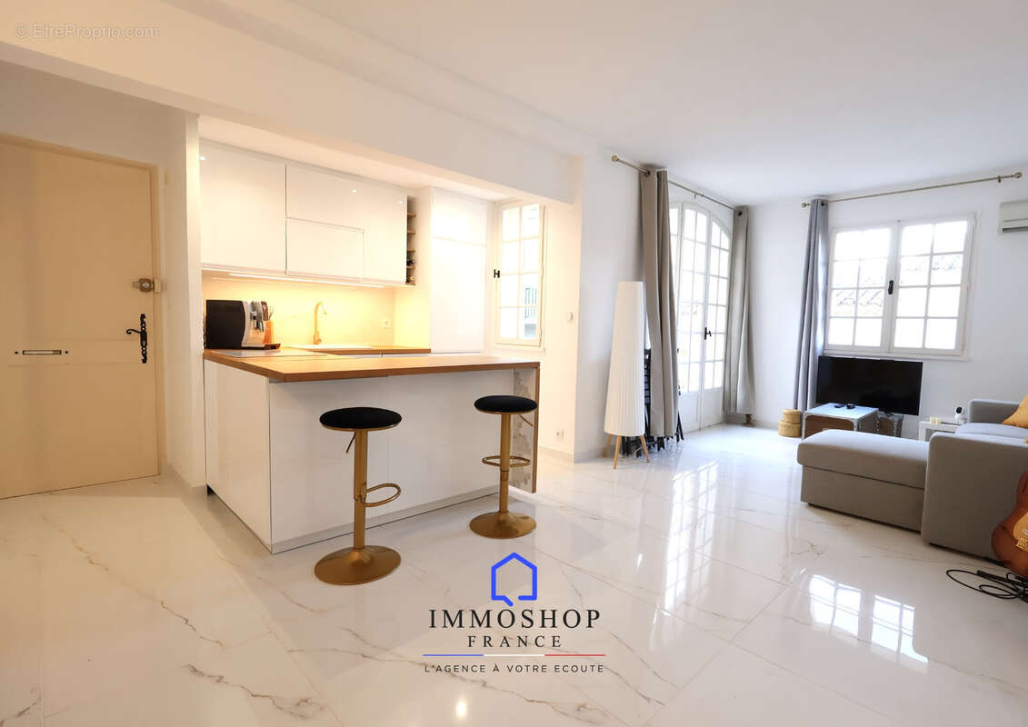 Appartement à SAINT-CYR-SUR-MER