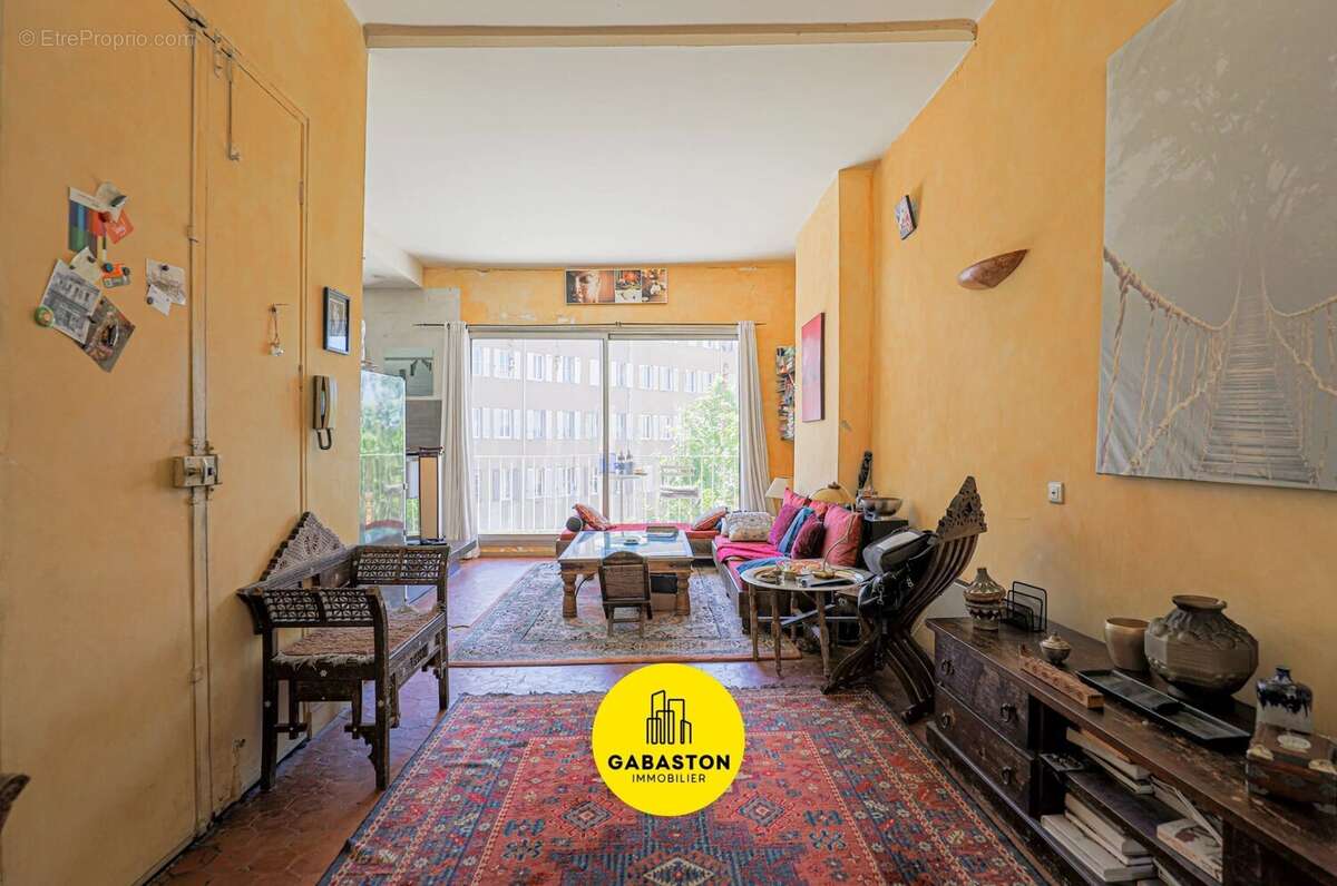 Appartement à MARSEILLE-1E