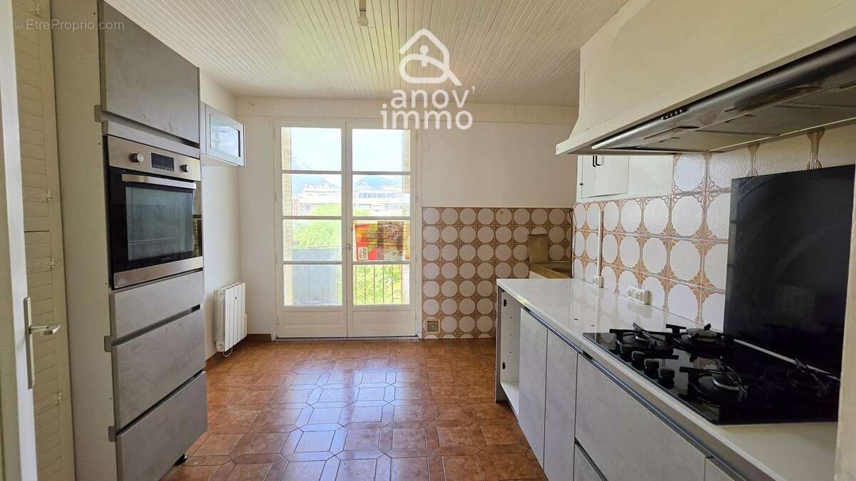 Appartement 80 m2 dernier étage - à rénover - idéal investis - photo 5