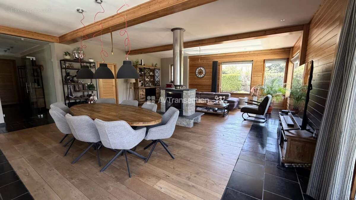 Maison 240 m² à Savines-Le-Lac  - photo 10