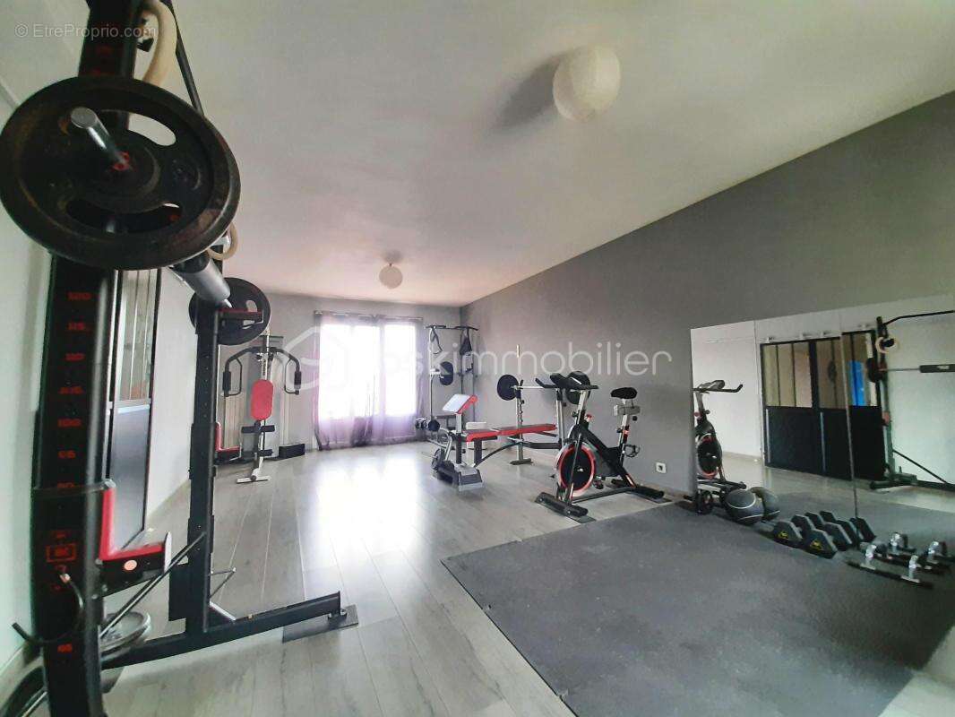 Maison à CHAILLAC-SUR-VIENNE