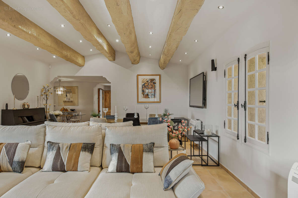 Maison à CUERS