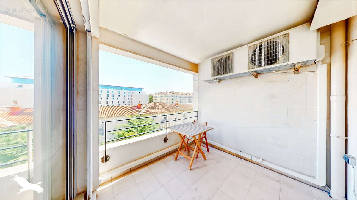 Appartement à MARSEILLE-2E