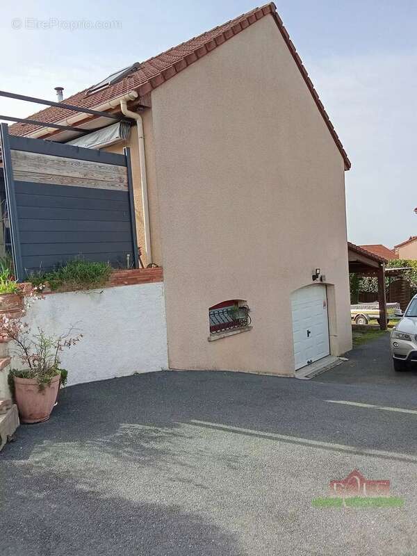 Maison à NERIS-LES-BAINS