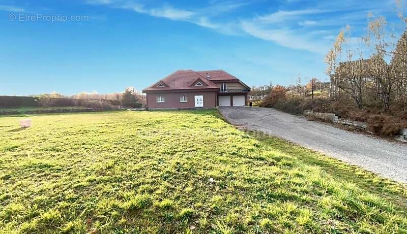 Maison à LE THILLOT